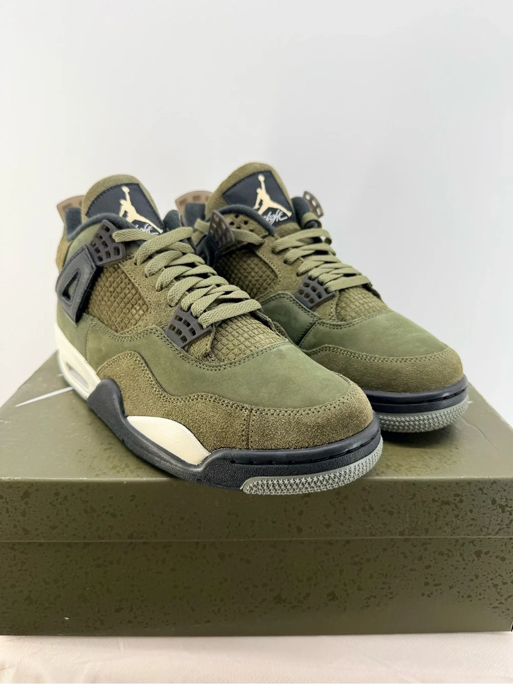 Jordan 4 Craft Olive size 9.5M/11W